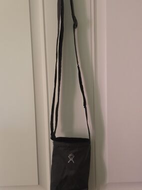 Hydro Flask Black Slim Crossbody Bottle Pouch